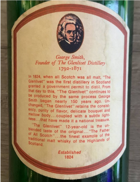 Whisky Glenlivet 12 1960er Rückseite Die Rückseite einer Flasche Glenlivet Whisky aus den 1960ern. Das Label erzählt die Geschichten von "Glenlivet"